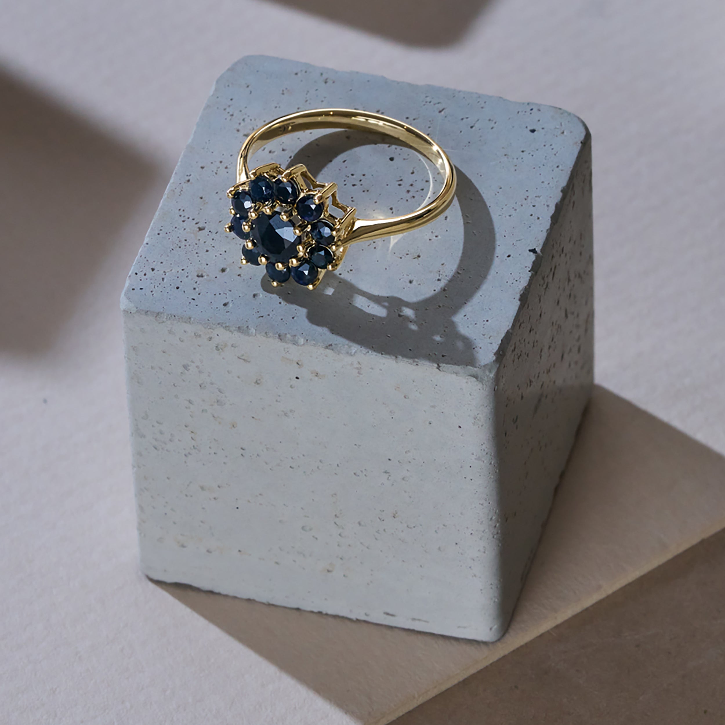 1.33ct Sapphire Cluster Ring in 9K Yellow Gold